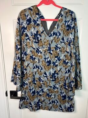 Sugarlips Navy, Brown & Light Blue Floral V-Neck dress